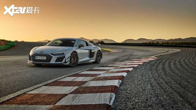 最后的R8 奥迪发布R8 V10 GT RWD车型官图 限量333台