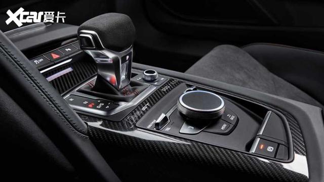 最后的R8 奥迪发布R8 V10 GT RWD车型官图 限量333台