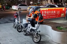 白天上班晚上做代驾，“有委屈也有感动”图片