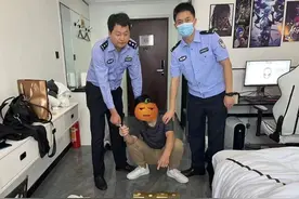 逮着了！一夜之间，6辆车遭砸窗盗窃……图片