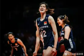 好样的！中国女排五人得分上双 3比2力克荷兰女排图片