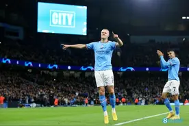 哈兰德数据：5次射门1次射正，对抗5次0次成功，评分6.6全队最低图片