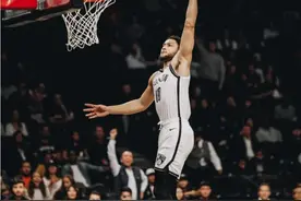 西蒙斯谈6失误：热火防守基础很棒，我是控卫我要为此负责图片