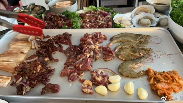 OMG��Ů�����ǵļ��ھŹ���¶Ӫ����