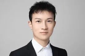 这个上等兵，曾是中学语文老师图片