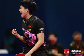 举杯！十连冠！中国男乒3:0击败德国捧得斯韦思林杯图片