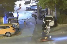 爷爷睡着了 幼童凌晨仅穿尿不湿“离家出走”热心市民温暖守护图片