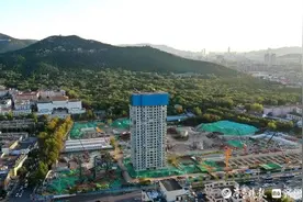 航拍：济南千佛山北高层住宅楼拆除最新进展图片