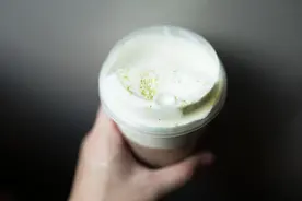 投基金做投资，消费巨头“卷”起来了！一年卖10亿杯的奶茶巨头，曾称“拒绝VC无数”，如今自己出手做投资图片