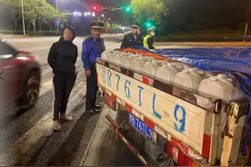 凌晨俩小时查扣5辆运水车！崂山夜查行动严厉打击非法取水图片