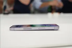 华强北破解美版iPhone 14 Pro：原机中框直接开SIM卡槽图片