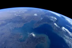 从太空俯瞰地球，欧洲航天员用一句《兰亭集序》直抒胸臆图片