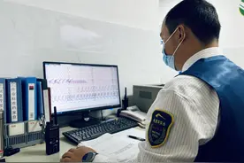 成都地铁90后司机何庆：与地铁共成长 为市民安全准点出行贡献力量｜我这十年图片