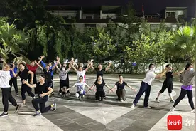 儋州群韵艺术团排练调声广场舞 将参加海南省首届广场舞展演活动图片