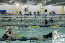 合肥中小学游泳进校园开展情况如何？记者探访发现游泳课“游”得有点慢图片