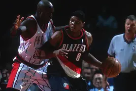 邦奇-威尔斯：96届选秀太强了 我怕得要死 所以那年我留在了学校图片