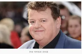 英媒：《哈里·波特》系列电影海格扮演者罗彼·考特拉尼去世图片