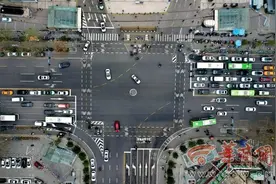 西安多个路口信号灯、车道通行有变化图片