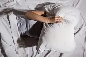 “哄人入睡”别成了“哄人钱财”| 新京报快评图片