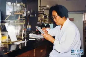 屠呦呦冲上热搜，为什么说她是20世纪最伟大科学家之一？图片