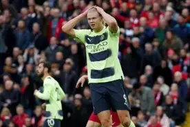 哈兰德代表曼城的比赛仅2场无进球助攻，对手均为利物浦图片