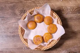 南瓜饼最好吃的做法！无糖不油炸，咬一口就拉丝，香甜软糯图片