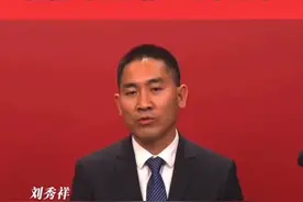 这个临沂大学校友曾千里背母上大学感动全国，如今一句话上热搜图片