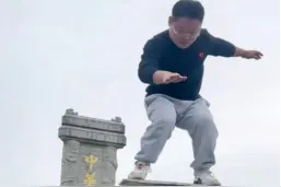 26岁世界纪录保持者街头表演晃管：练习时曾摔断腿，想让更多人了解中国艺术图片
