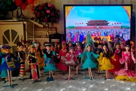 梨城巧手教师制作56个民族娃娃 献礼二十大图片