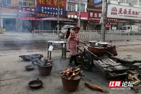 街头传统小吃最抚人心，来说说即将绝迹的豫南传统火烧馍图片