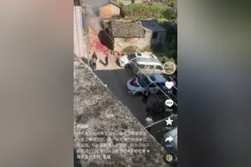 妹妹出嫁，未婚姐姐上楼顶回避，当事人：已经第四次“避险”，是当地习俗，没感觉被歧视图片