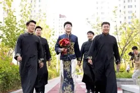 男子晒减重前后对比照：为备婚两个月从202斤瘦到162斤