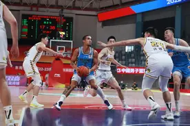 开局定结果 首钢男篮大胜浙江队迎来三连胜图片