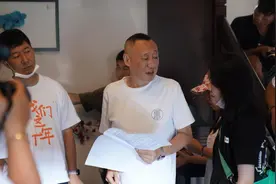 《我们这十年》卫视热播，毛卫宁：故事真实可信，观众才能共情图片