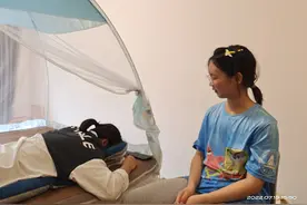 悉心照料学妹3个月，这位善良的姑娘值得一个赞图片