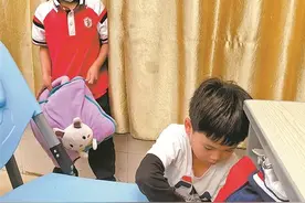 学校配备“午休神器”学生午休从趴睡变躺睡图片