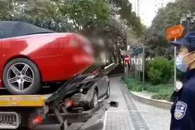 ​停车位已经超级紧张 还遭遇僵尸车“一占”两年图片