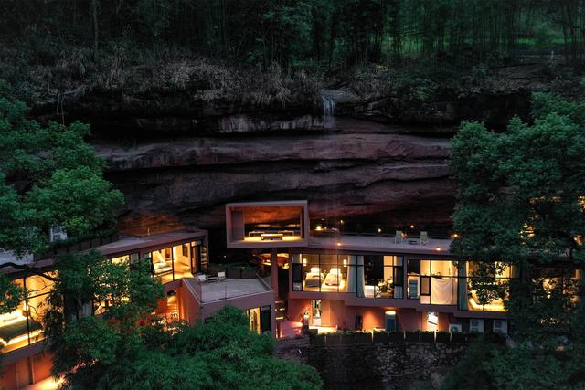 逃出山洞套房攻略（神奇酒店在哪里｜重返洞穴）