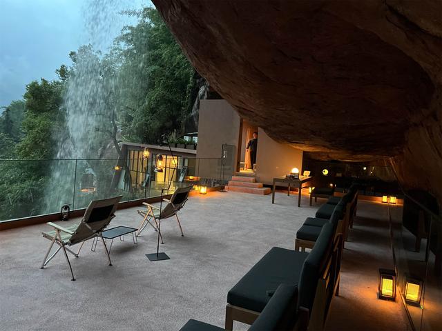 神奇酒店在哪里｜重返洞穴，做一回快乐现代人