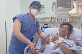 34岁男子主动脉血管半夜撕裂，医生11小时紧急手术“救命保腿”图片