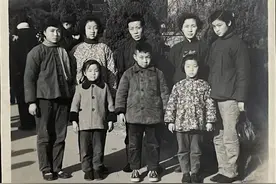 奔涌入海·北外滩｜我们感情是永远美好的：一本老相册的归来图片