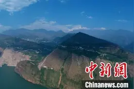 白鹤滩水电站首次蓄水至正常蓄水位825米图片