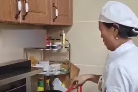 68元就能请人上门做大餐！网友热议图片