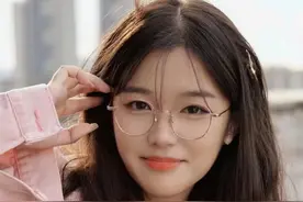 这些穿搭look，好看整个秋天！图片