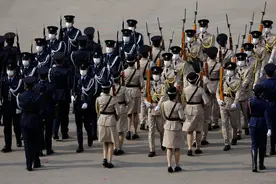 新一期《警声》讲述如何在香港成为一名警察图片