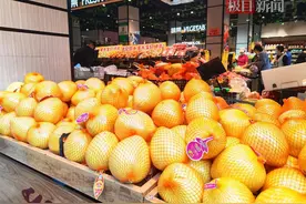 柚子大量上市，价格明显低于往年图片