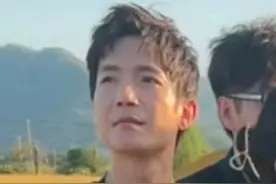 人是越来越红了，精神越来越不“正常”？图片