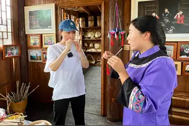 沈从文同名小说改编歌剧《边城》在京首演 雷佳一人饰两角图片