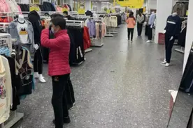 一折、两折，比比皆是，团购更是便宜得出奇……它们，成了市民购物热门选择图片