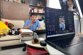 讲考研像讲相声的张雪峰：曾被问走红花多少钱，也曾求德云社演员牵线图片